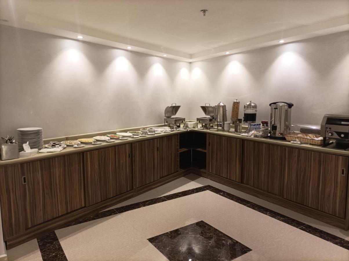 Y Platinum Hotel Medina Kültér fotó